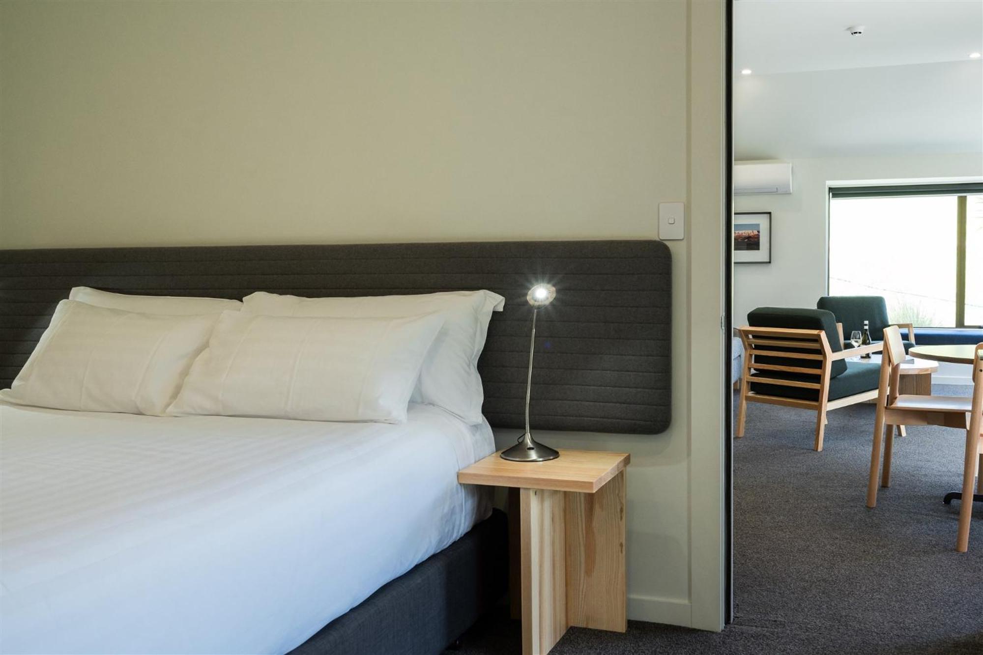 Edgewater Hotel Wanaka Extérieur photo