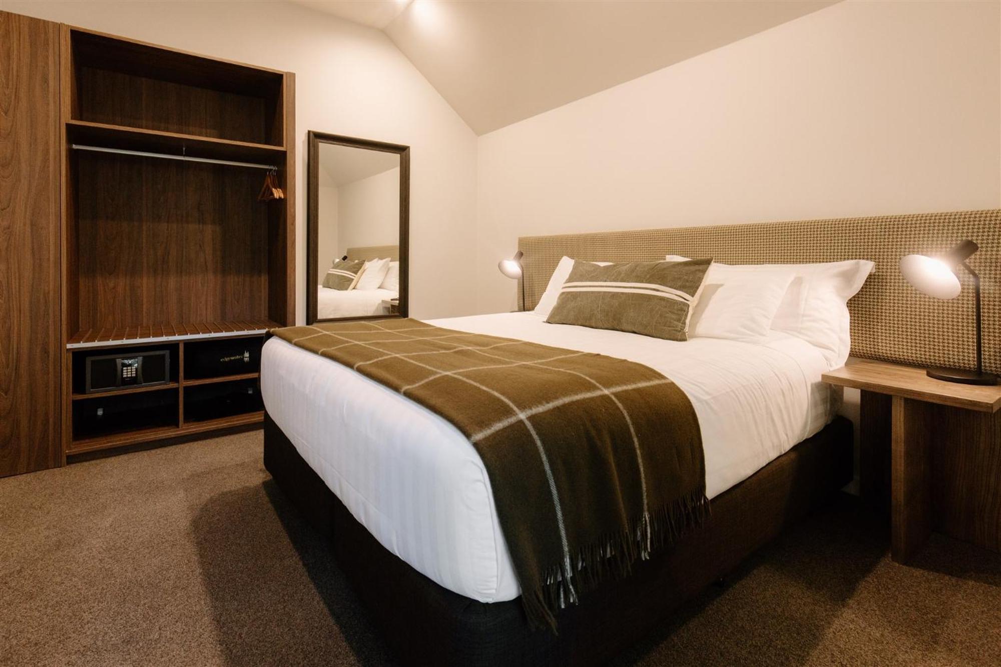Edgewater Hotel Wanaka Extérieur photo